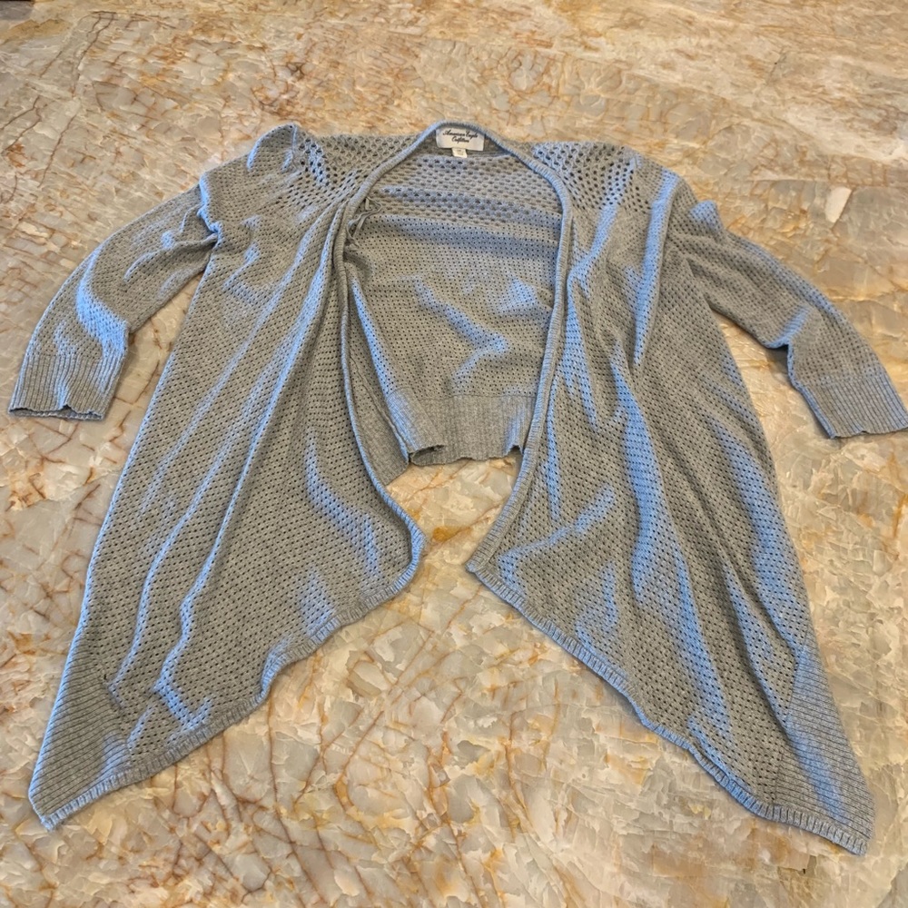 American Eagle light gray cardigan
